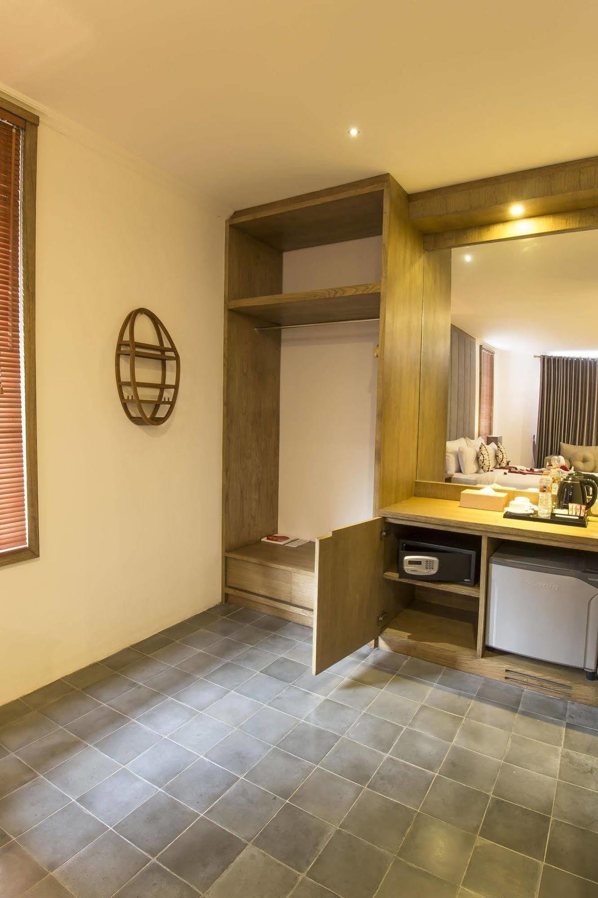 Burza Hotel